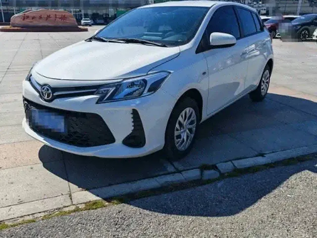 Фотография автомобиля — Toyota Vios FS