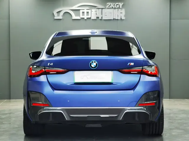 BMW i4 — Фото автомобиля 7
