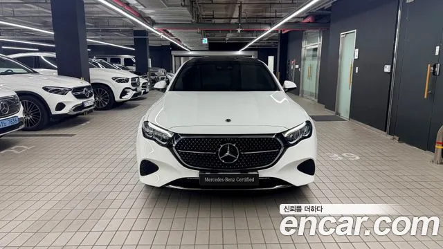 Mercedes-Benz E-Class — Фото автомобиля 3