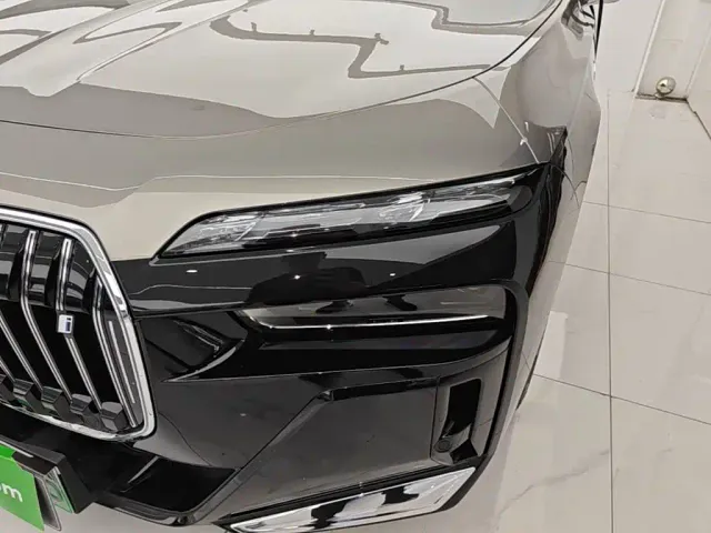 BMW i7 — Фото автомобиля 23
