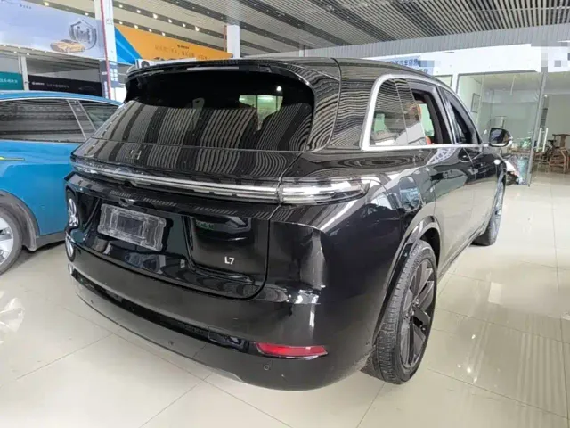 Li Auto L7 — Фото автомобиля 6
