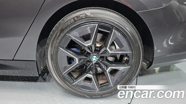 BMW 5 Series G60 — Фото автомобиля 6