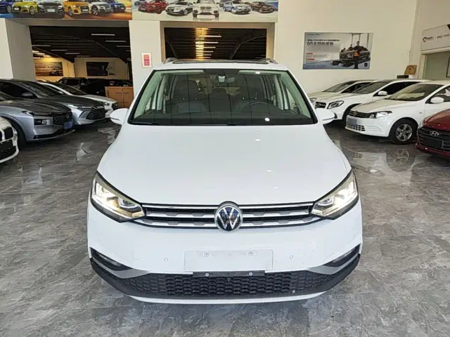 Volkswagen Touran — Фото автомобиля 2