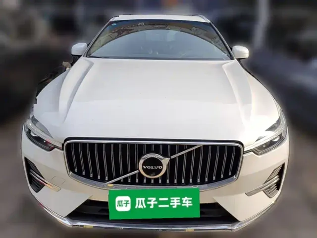 Volvo XC60 — Фото автомобиля 4