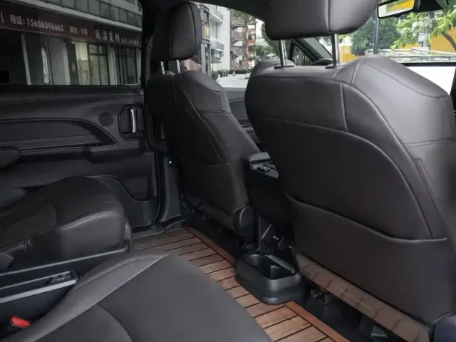 Toyota Granvia — Фото автомобиля 13