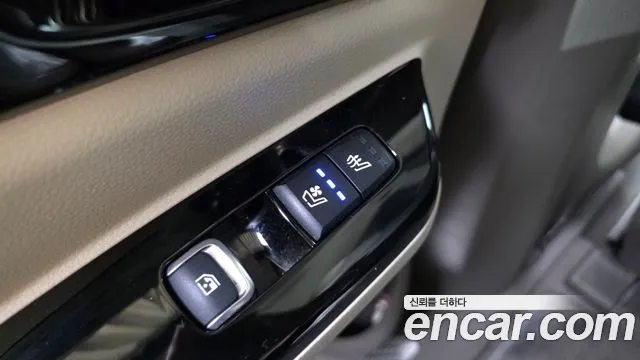 Kia Carnival 4th Gen — Фото автомобиля 28