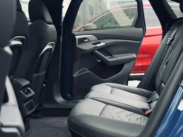 Audi A6L e-tron — Фото автомобиля 13