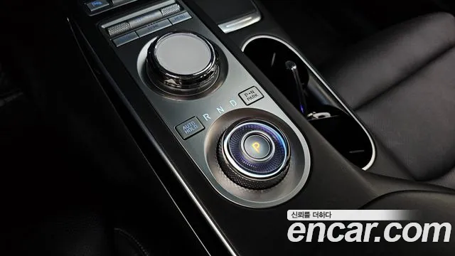 Genesis GV70 2.5T Бензин 2WD — Фото автомобиля 8