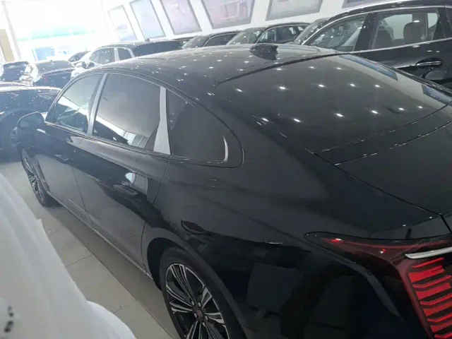 Hongqi H9 — Фото автомобиля 4