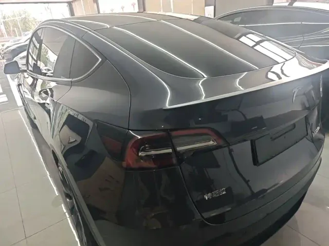 Tesla Model Y — Фото автомобиля 4