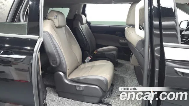 Kia Carnival Generation 4 — Фото автомобиля 10