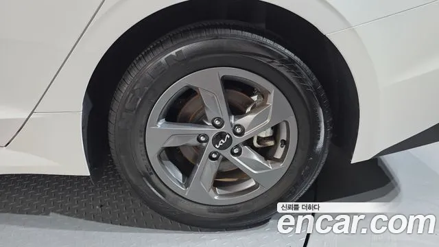 Kia K5 Новый K5 3 поколение 2.0 LPi(Для проката) — Фото автомобиля 19
