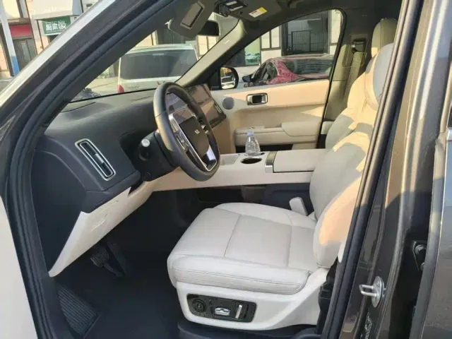 Li Auto L9 — Фото автомобиля 3