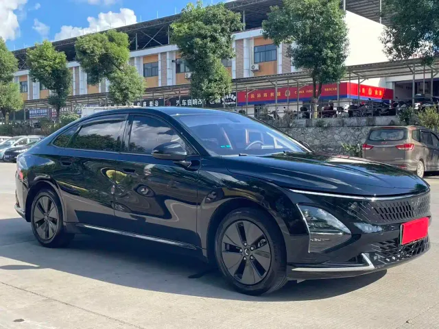 Wuling Starlight — Фото автомобиля 3