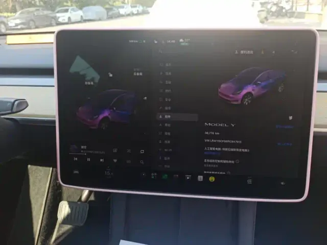 Tesla Model Y — Фото автомобиля 14
