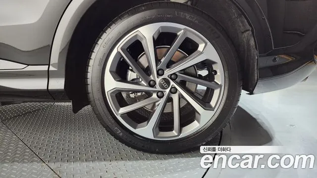 Audi Q5 45 TFSI quattro S Line — Фото автомобиля 19