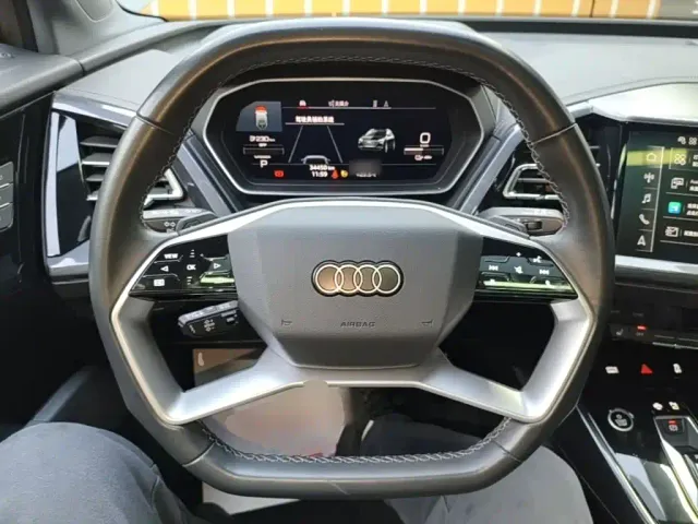 Audi Q4 e-tron — Фото автомобиля 10