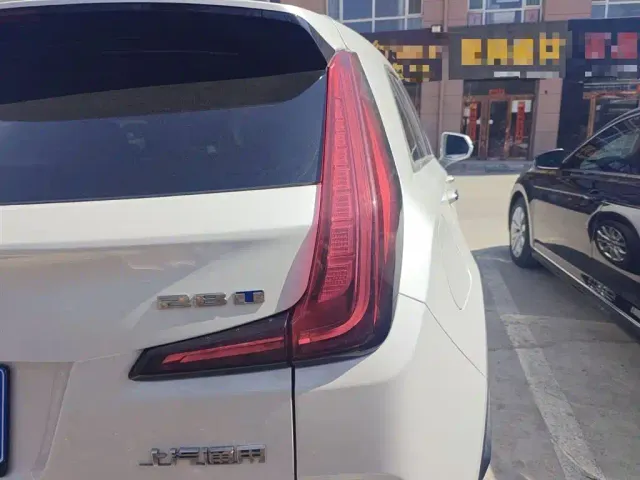 Cadillac XT4 — Фото автомобиля 7