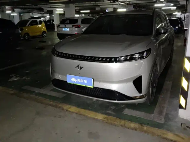 Фотография автомобиля — Dongfeng eπ 008