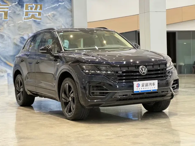 Volkswagen Touareg 2023 3.0TSI R-Line Black Sports Package — Фото автомобиля 3