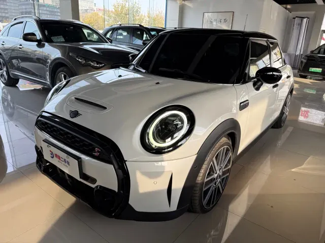 MINI Hatch — Фото автомобиля 3