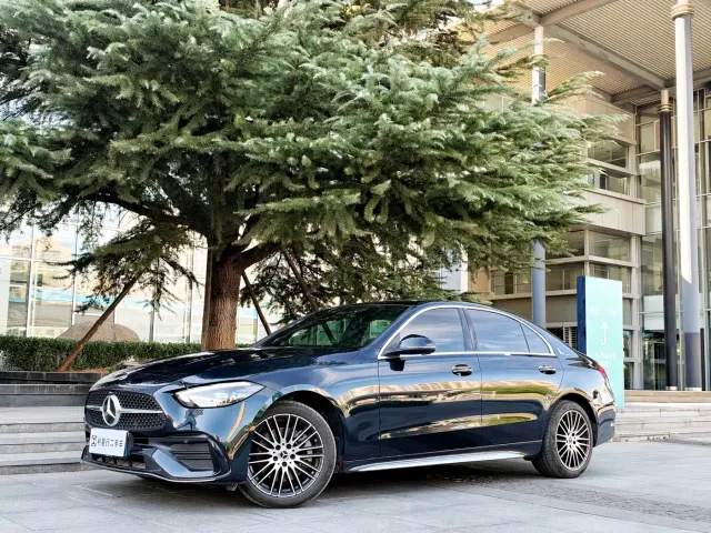 Фотография автомобиля — Mercedes-Benz C-Class