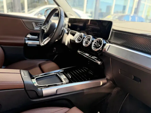 Mercedes-Benz EQB — Фото автомобиля 22