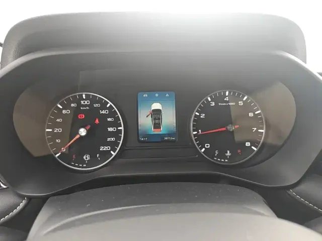 Roewe i5 — Фото автомобиля 15