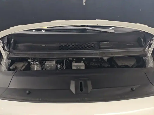 Li Auto MEGA — Фото автомобиля 19