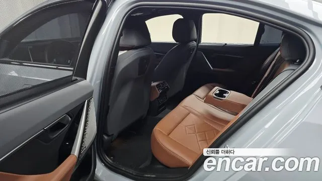 BMW 5-Series 5 серия (G60) — Фото автомобиля 18