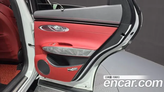 Genesis GV70 — Фото автомобиля 14