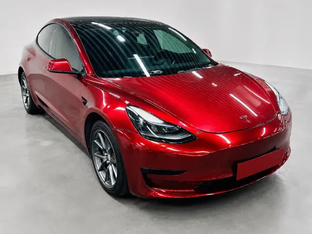 Tesla Model 3 — Фото автомобиля 3