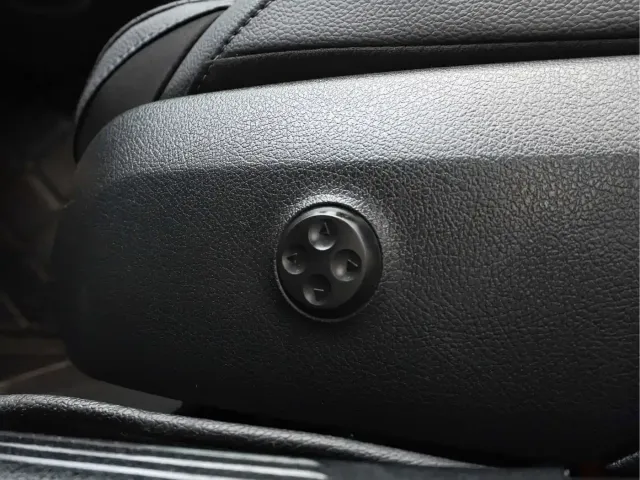 Mercedes-Benz C-Class — Фото автомобиля 11