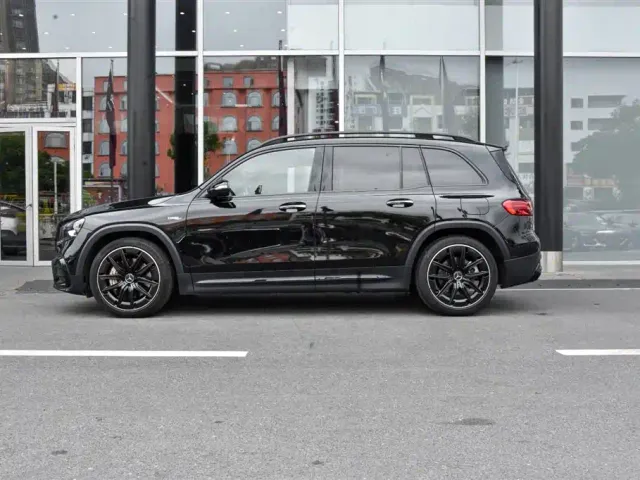 Mercedes-Benz GLB AMG — Фото автомобиля 3
