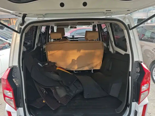 Wuling Hongguang Plus — Фото автомобиля 18