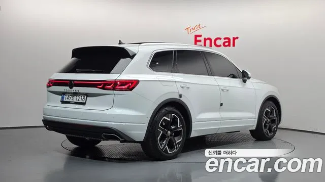 Volkswagen Touareg Generation 3 — Фото автомобиля 2