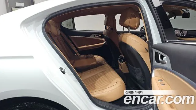 Genesis G70 New — Фото автомобиля 18
