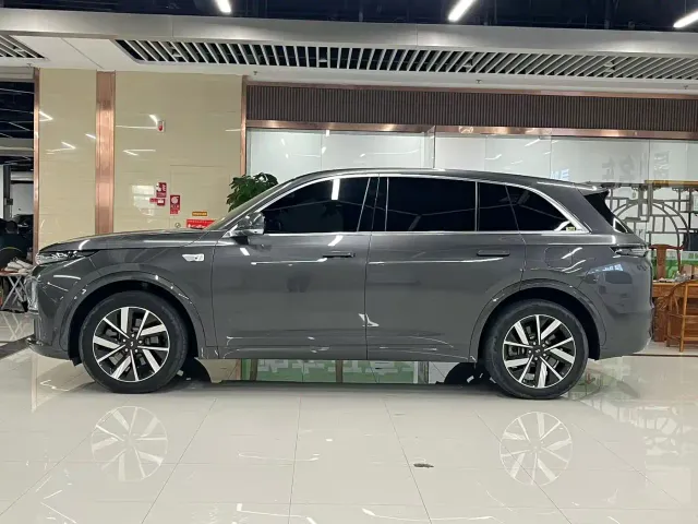 Li Auto L7 — Фото автомобиля 3