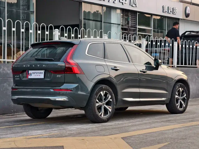 Volvo XC60 — Фото автомобиля 4