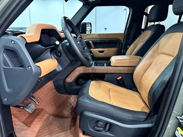 Land Rover Defender — Фото автомобиля 8
