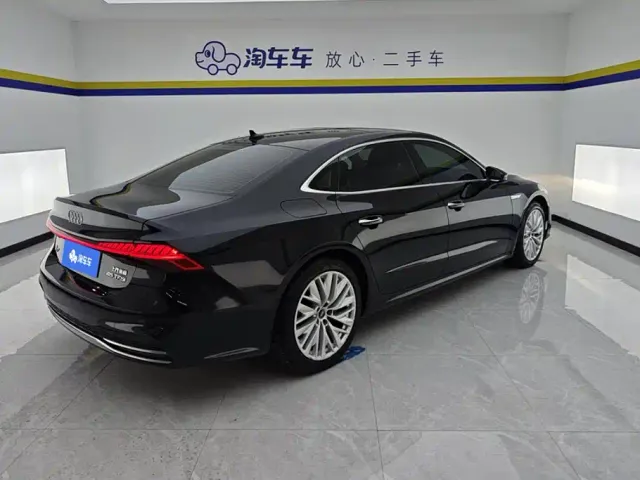 Audi A7L — Фото автомобиля 3