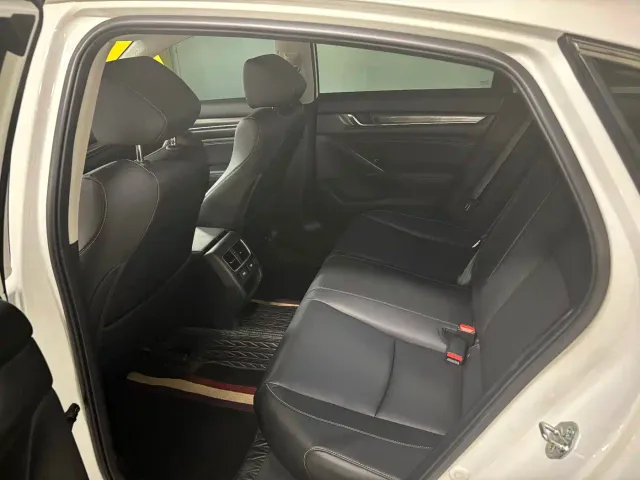 Honda Accord — Фото автомобиля 6