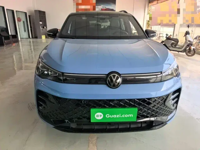 Volkswagen Tiguan L — Фото автомобиля 2