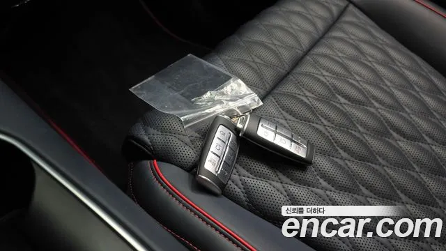 Genesis GV70 2.5T Бензин 2WD — Фото автомобиля 11