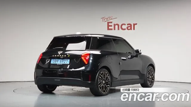 Фотография автомобиля — MINI Cooper Generation 4