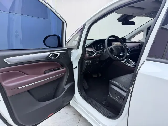 GAC Trumpchi M6 — Фото автомобиля 7