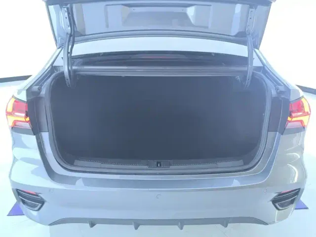 Roewe i5 — Фото автомобиля 4
