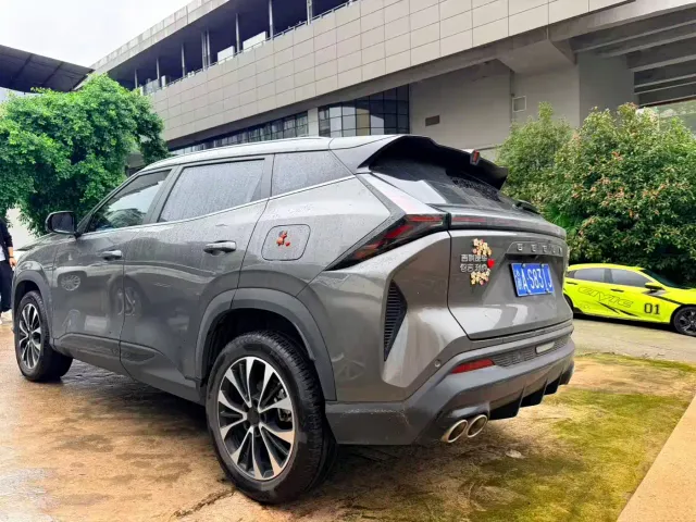 Geely Boyue — Фото автомобиля 10