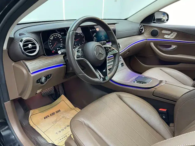Mercedes-Benz E-Class — Фото автомобиля 11