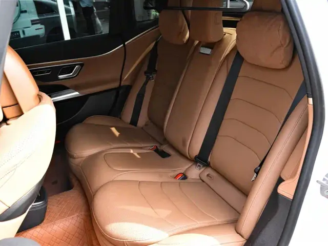 Mercedes-Benz E-Class — Фото автомобиля 14
